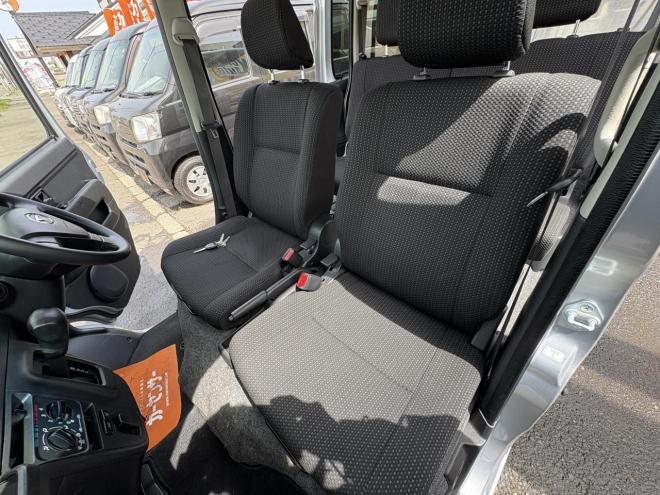ハイゼットHIJET CARGO 4WD CRUSE TURBO sa3  寒冷地仕様　リアヒーター　本州仕入　TURBO スマアシ３　　ＶＳＣ　フルセグナビカメラ　バックカメラ　アイドリングSTOP フォグランプ　LEDヘット　ドラレコ　同色塗装　etc 4WD 660 5Dr