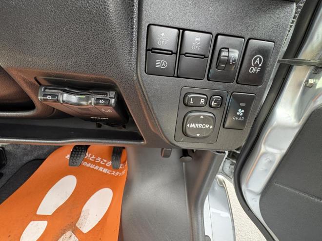 ハイゼットHIJET CARGO 4WD CRUSE TURBO sa3  寒冷地仕様　リアヒーター　本州仕入　TURBO スマアシ３　　ＶＳＣ　フルセグナビカメラ　バックカメラ　アイドリングSTOP フォグランプ　LEDヘット　ドラレコ　同色塗装　etc 4WD 660 5Dr