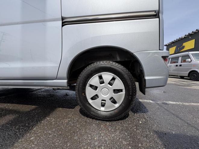 ハイゼットHIJET CARGO 4WD CRUSE TURBO sa3  寒冷地仕様　リアヒーター　本州仕入　TURBO スマアシ３　　ＶＳＣ　フルセグナビカメラ　バックカメラ　アイドリングSTOP フォグランプ　LEDヘット　ドラレコ　同色塗装　etc 4WD 660 5Dr