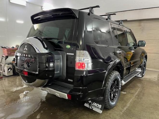 パジェロロングスーパーエクシード　本州仕入　寒冷地仕様　ダブルバッテリー　禁煙車　ディーゼルターボ　新品ＷＥＤＳキーラー１７ＡＷ＋新品ＴＯＹＯホワイトレタータイヤ　純正１７ＡＷ＋スタッドレスタイヤ付　新品ＪＡＯＳブラックマッドガード　純正ナビ（フルセグ地デジ　ＤＶＤ再生　Ｂｌｕｅｔｏｏｔｈ）＋バックカメラ　ロックフォードサウンド　純正レザーシート　クルーズコントロール　両席シートヒーター　エンジンスターター　リアヒーター　横滑り防止装置　盗難防止装置　１００Ｖ電源　ＨＩＤ　ＥＴＣ 4WD 3200 5Dr