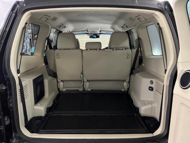 パジェロロングスーパーエクシード　本州仕入　寒冷地仕様　ダブルバッテリー　禁煙車　ディーゼルターボ　新品ＷＥＤＳキーラー１７ＡＷ＋新品ＴＯＹＯホワイトレタータイヤ　純正１７ＡＷ＋スタッドレスタイヤ付　新品ＪＡＯＳブラックマッドガード　純正ナビ（フルセグ地デジ　ＤＶＤ再生　Ｂｌｕｅｔｏｏｔｈ）＋バックカメラ　ロックフォードサウンド　純正レザーシート　クルーズコントロール　両席シートヒーター　エンジンスターター　リアヒーター　横滑り防止装置　盗難防止装置　１００Ｖ電源　ＨＩＤ　ＥＴＣ 4WD 3200 5Dr