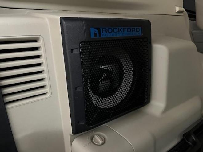 パジェロロングスーパーエクシード　本州仕入　寒冷地仕様　ダブルバッテリー　禁煙車　ディーゼルターボ　新品ＷＥＤＳキーラー１７ＡＷ＋新品ＴＯＹＯホワイトレタータイヤ　純正１７ＡＷ＋スタッドレスタイヤ付　新品ＪＡＯＳブラックマッドガード　純正ナビ（フルセグ地デジ　ＤＶＤ再生　Ｂｌｕｅｔｏｏｔｈ）＋バックカメラ　ロックフォードサウンド　純正レザーシート　クルーズコントロール　両席シートヒーター　エンジンスターター　リアヒーター　横滑り防止装置　盗難防止装置　１００Ｖ電源　ＨＩＤ　ＥＴＣ 4WD 3200 5Dr