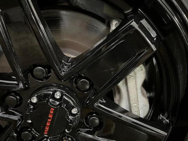 パジェロロングスーパーエクシード　本州仕入　寒冷地仕様　ダブルバッテリー　禁煙車　ディーゼルターボ　新品ＷＥＤＳキーラー１７ＡＷ＋新品ＴＯＹＯホワイトレタータイヤ　純正１７ＡＷ＋スタッドレスタイヤ付　新品ＪＡＯＳブラックマッドガード　純正ナビ（フルセグ地デジ　ＤＶＤ再生　Ｂｌｕｅｔｏｏｔｈ）＋バックカメラ　ロックフォードサウンド　純正レザーシート　クルーズコントロール　両席シートヒーター　エンジンスターター　リアヒーター　横滑り防止装置　盗難防止装置　１００Ｖ電源　ＨＩＤ　ＥＴＣ 4WD 3200 5Dr