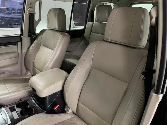 パジェロロングスーパーエクシード　本州仕入　寒冷地仕様　ダブルバッテリー　禁煙車　ディーゼルターボ　新品ＷＥＤＳキーラー１７ＡＷ＋新品ＴＯＹＯホワイトレタータイヤ　純正１７ＡＷ＋スタッドレスタイヤ付　新品ＪＡＯＳブラックマッドガード　純正ナビ（フルセグ地デジ　ＤＶＤ再生　Ｂｌｕｅｔｏｏｔｈ）＋バックカメラ　ロックフォードサウンド　純正レザーシート　クルーズコントロール　両席シートヒーター　エンジンスターター　リアヒーター　横滑り防止装置　盗難防止装置　１００Ｖ電源　ＨＩＤ　ＥＴＣ 4WD 3200 5Dr