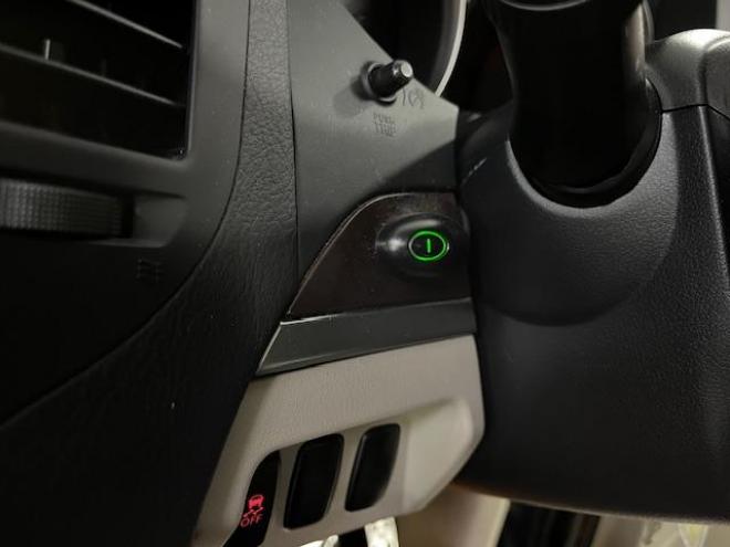 パジェロロングスーパーエクシード　本州仕入　寒冷地仕様　ダブルバッテリー　禁煙車　ディーゼルターボ　新品ＷＥＤＳキーラー１７ＡＷ＋新品ＴＯＹＯホワイトレタータイヤ　純正１７ＡＷ＋スタッドレスタイヤ付　新品ＪＡＯＳブラックマッドガード　純正ナビ（フルセグ地デジ　ＤＶＤ再生　Ｂｌｕｅｔｏｏｔｈ）＋バックカメラ　ロックフォードサウンド　純正レザーシート　クルーズコントロール　両席シートヒーター　エンジンスターター　リアヒーター　横滑り防止装置　盗難防止装置　１００Ｖ電源　ＨＩＤ　ＥＴＣ 4WD 3200 5Dr