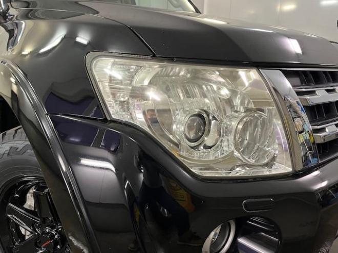 パジェロロングスーパーエクシード　本州仕入　寒冷地仕様　ダブルバッテリー　禁煙車　ディーゼルターボ　新品ＷＥＤＳキーラー１７ＡＷ＋新品ＴＯＹＯホワイトレタータイヤ　純正１７ＡＷ＋スタッドレスタイヤ付　新品ＪＡＯＳブラックマッドガード　純正ナビ（フルセグ地デジ　ＤＶＤ再生　Ｂｌｕｅｔｏｏｔｈ）＋バックカメラ　ロックフォードサウンド　純正レザーシート　クルーズコントロール　両席シートヒーター　エンジンスターター　リアヒーター　横滑り防止装置　盗難防止装置　１００Ｖ電源　ＨＩＤ　ＥＴＣ 4WD 3200 5Dr