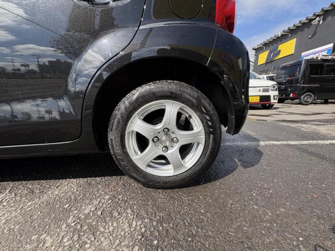 パッソPASSO 4WD X ユルリ走行少ない1000㏄パッソ入庫　スマートキー　寒冷地仕様　地デジナビ　バイザーエンジンスターター　記録簿1枚あり　スタットレス付 4WD 1000 ５Dr
