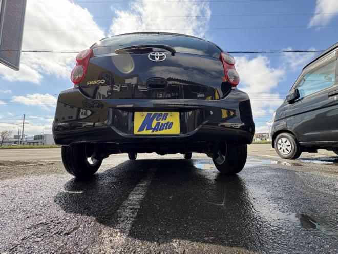パッソPASSO 4WD X ユルリ走行少ない1000㏄パッソ入庫　スマートキー　寒冷地仕様　地デジナビ　バイザーエンジンスターター　記録簿1枚あり　スタットレス付 4WD 1000 ５Dr