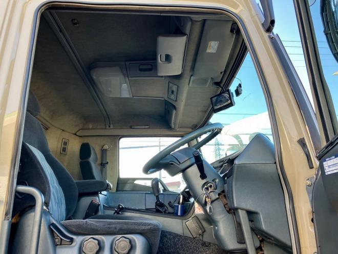 スーパーグレート中古　3軸低床大型ウィング　2デフ　大型トラック