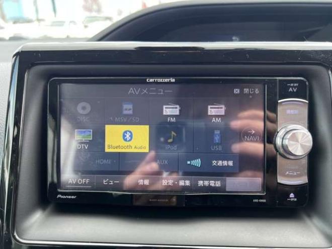 ヴォクシー2.0 ZS ウェルキャブ サイドリフトアップシート車 脱着タイプ 電動式 4WD　キー一体型エンジンスターター　ナビ 2000
