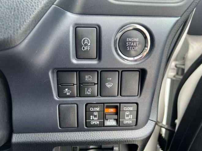 ヴォクシー2.0 ZS ウェルキャブ サイドリフトアップシート車 脱着タイプ 電動式 4WD　キー一体型エンジンスターター　ナビ 2000