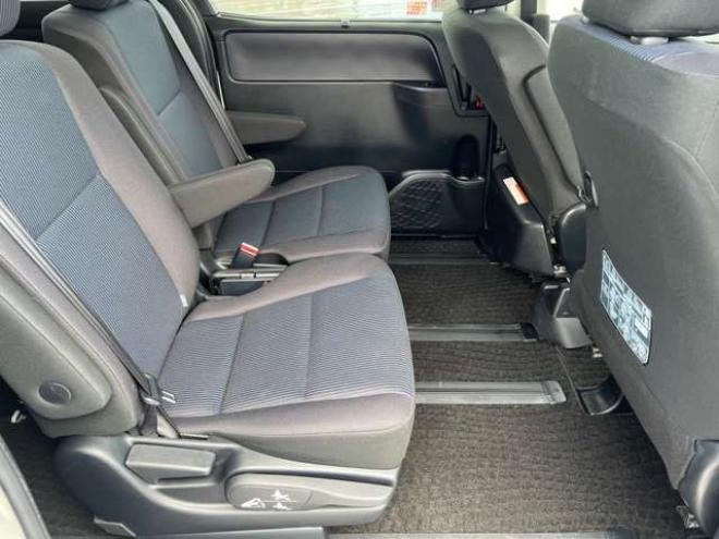 ヴォクシー2.0 ZS ウェルキャブ サイドリフトアップシート車 脱着タイプ 電動式 4WD　キー一体型エンジンスターター　ナビ 2000