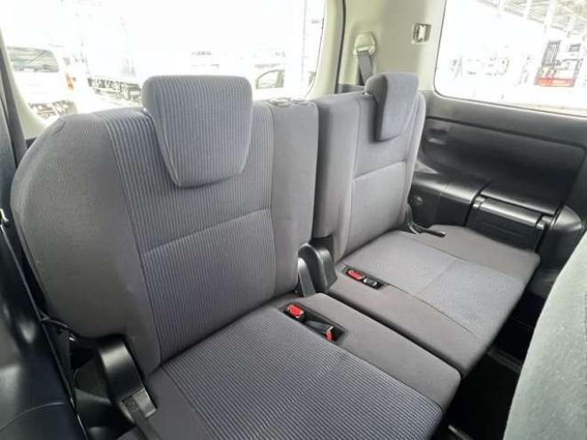 ヴォクシー2.0 ZS ウェルキャブ サイドリフトアップシート車 脱着タイプ 電動式 4WD　キー一体型エンジンスターター　ナビ 2000