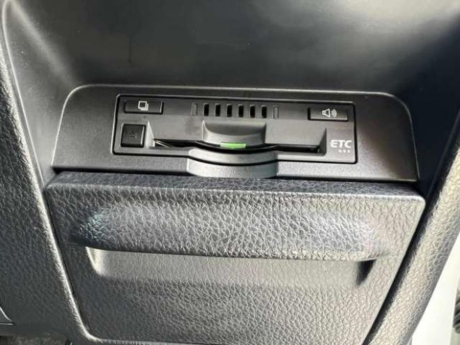 ヴォクシー2.0 ZS ウェルキャブ サイドリフトアップシート車 脱着タイプ 電動式 4WD　キー一体型エンジンスターター　ナビ 2000