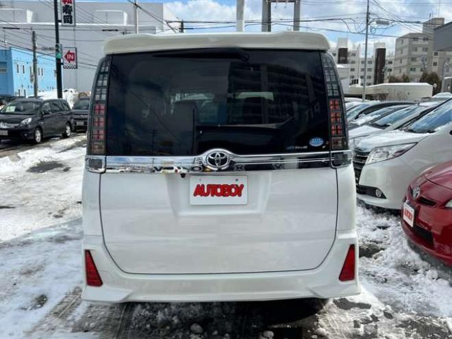 ヴォクシー2.0 ZS ウェルキャブ サイドリフトアップシート車 脱着タイプ 電動式 4WD　キー一体型エンジンスターター　ナビ 2000