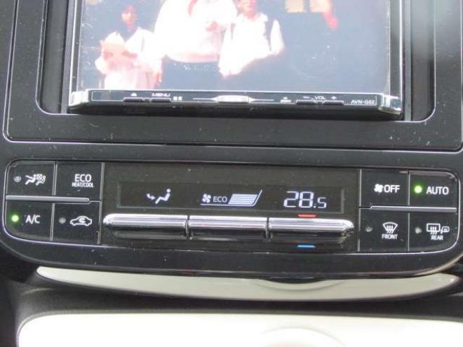 プリウス1.8 S E-Four 4WD　フルセグテレビ　エンジンスターター 1800