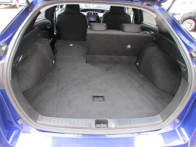 プリウス1.8 S E-Four 4WD　フルセグテレビ　エンジンスターター 1800