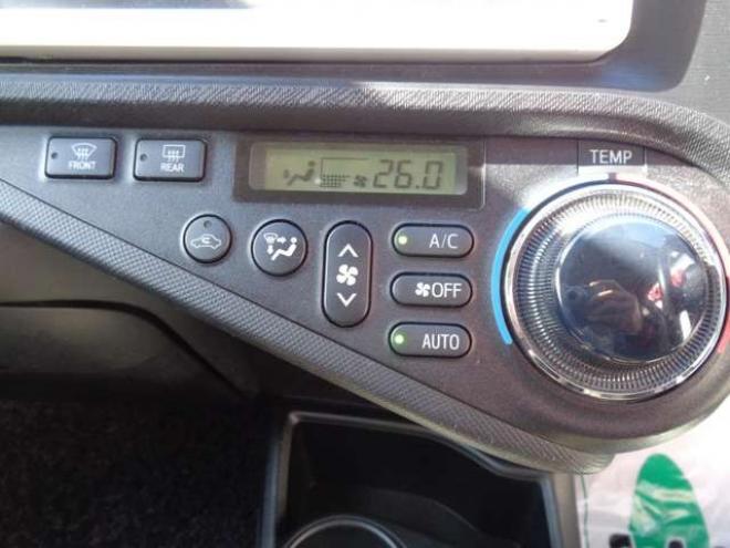 アクア1.5 G　純正ナビ　ワンセグ　シートヒーター 2WD 1500