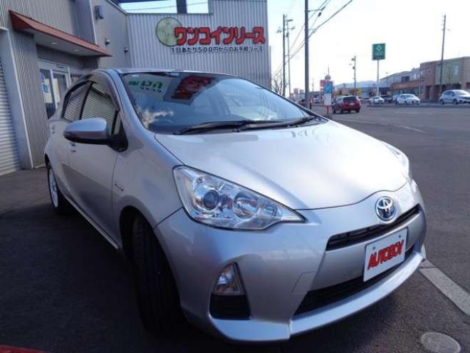 アクア1.5 G　純正ナビ　ワンセグ　シートヒーター 2WD 1500