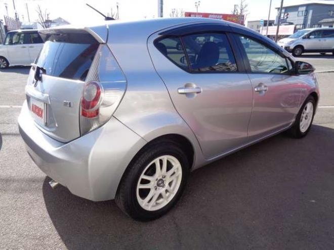 アクア1.5 G　純正ナビ　ワンセグ　シートヒーター 2WD 1500