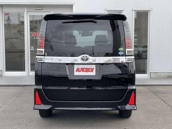 ヴォクシー2.0 ZS 煌 4WD　後期型　社外11インチナビTV　バックカメラ 2000