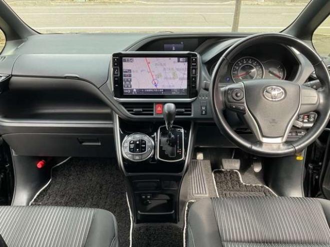 ヴォクシー2.0 ZS 煌 4WD　後期型　社外11インチナビTV　バックカメラ 2000