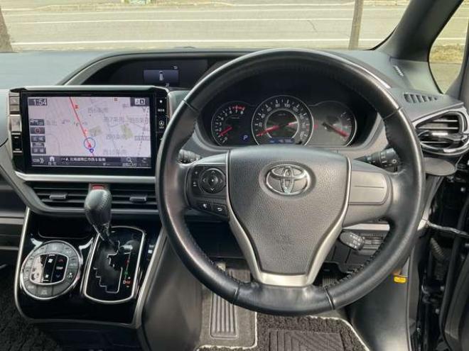 ヴォクシー2.0 ZS 煌 4WD　後期型　社外11インチナビTV　バックカメラ 2000