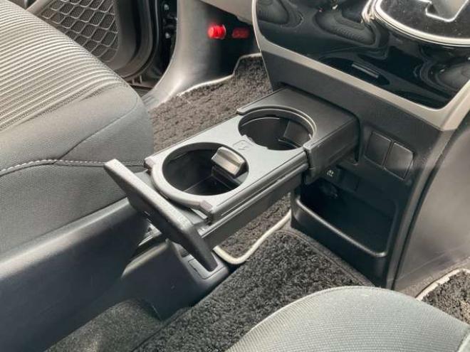 ヴォクシー2.0 ZS 煌 4WD　後期型　社外11インチナビTV　バックカメラ 2000