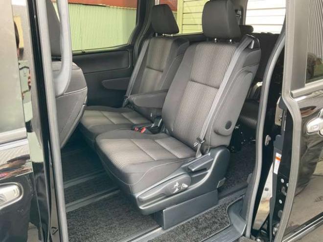 ヴォクシー2.0 ZS 煌 4WD　後期型　社外11インチナビTV　バックカメラ 2000