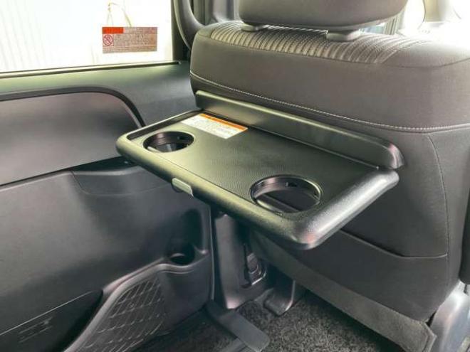 ヴォクシー2.0 ZS 煌 4WD　後期型　社外11インチナビTV　バックカメラ 2000