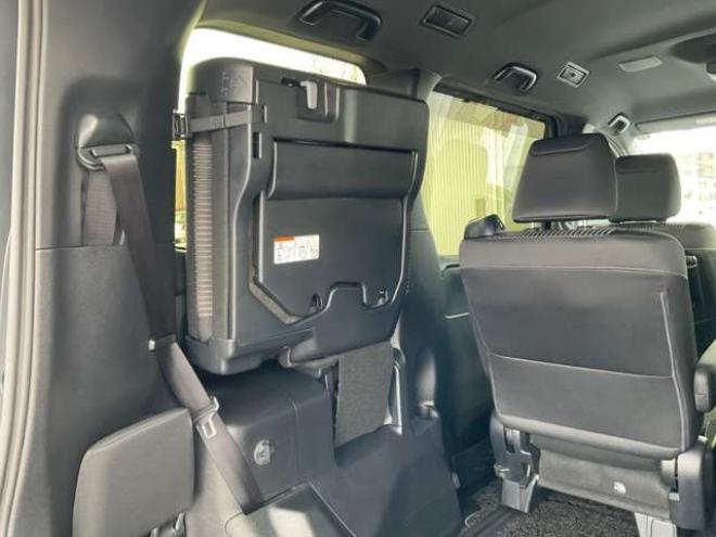 ヴォクシー2.0 ZS 煌 4WD　後期型　社外11インチナビTV　バックカメラ 2000