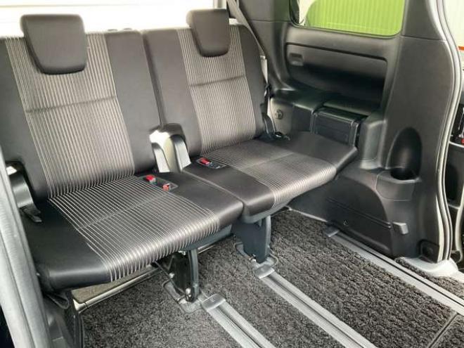 ヴォクシー2.0 ZS 煌 4WD　後期型　社外11インチナビTV　バックカメラ 2000