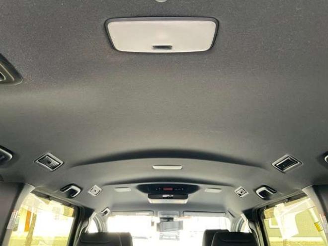 ヴォクシー2.0 ZS 煌 4WD　後期型　社外11インチナビTV　バックカメラ 2000