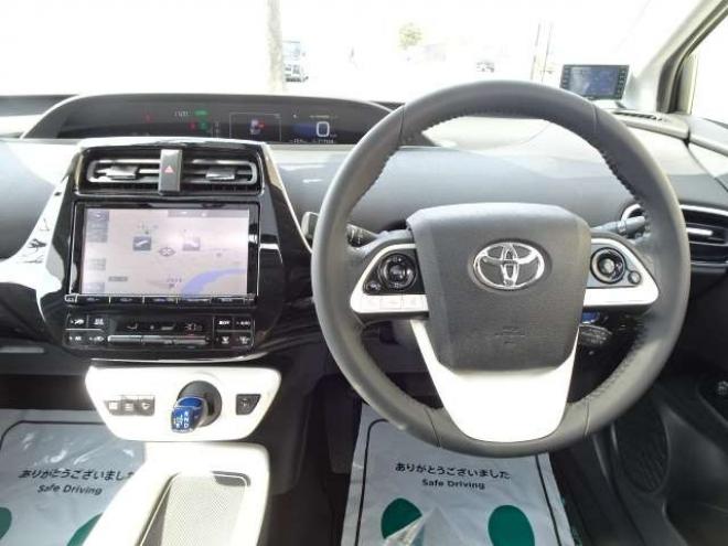 プリウス1.8 A E-Four 4WD　保証1年　サンルーフ　モデリスタエアロ 1800