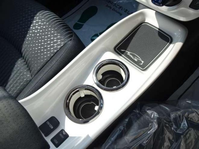 プリウス1.8 A E-Four 4WD　保証1年　サンルーフ　モデリスタエアロ 1800