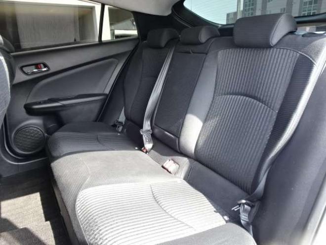 プリウス1.8 A E-Four 4WD　保証1年　サンルーフ　モデリスタエアロ 1800