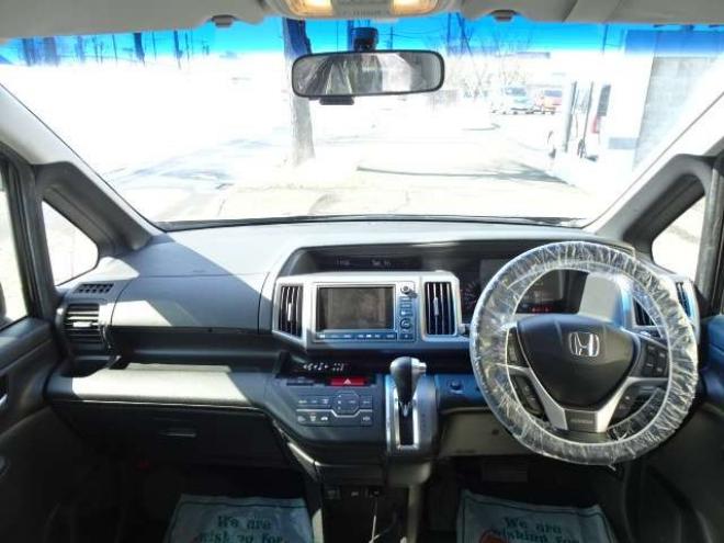ステップワゴン2.0 スパーダ Z 4WD　事故無　保証付1年　Bカメラ　Wパワスラ 2000