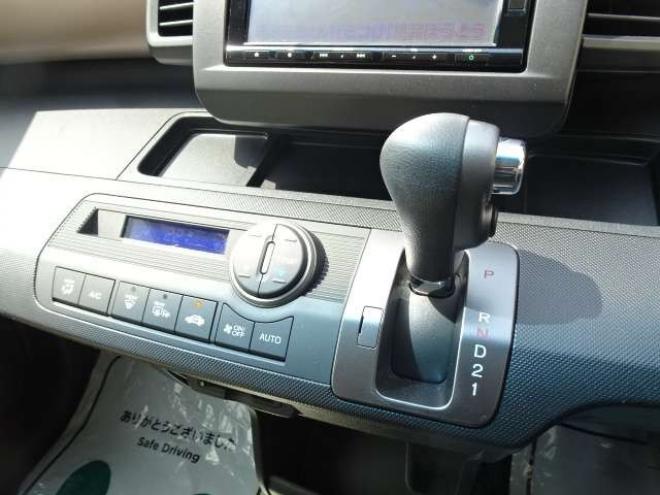 フリード1.5 G プレミアムエディション 4WD　本州車　保証1年 Wパワスラ　ナビ Bカメラ 1500
