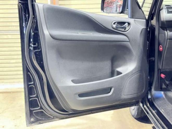 セレナ2.0 20X アドバンスドセーフティ パッケージ 4WD　下廻防錆TVナビBカメエンスタ 2000