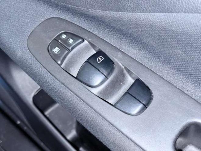 セレナ2.0 20X アドバンスドセーフティ パッケージ 4WD　下廻防錆TVナビBカメエンスタ 2000