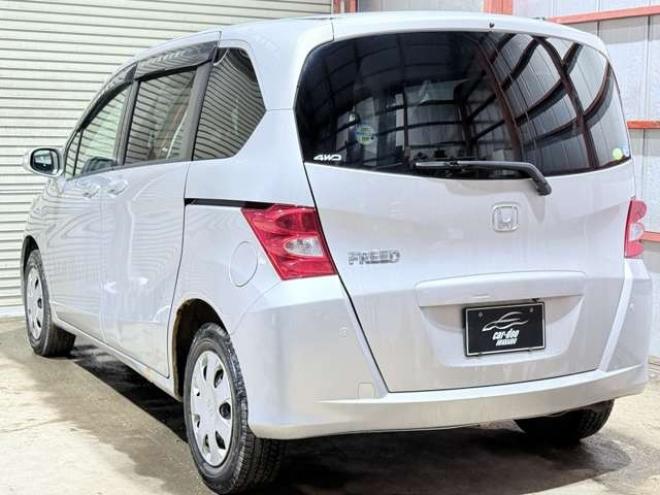 フリード1.5 G 4WD　下廻防錆TVナビBカメETC 1500