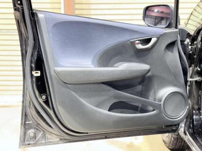 フィット1.3 G 4WD　下廻防錆1オナキーレスCD 1300