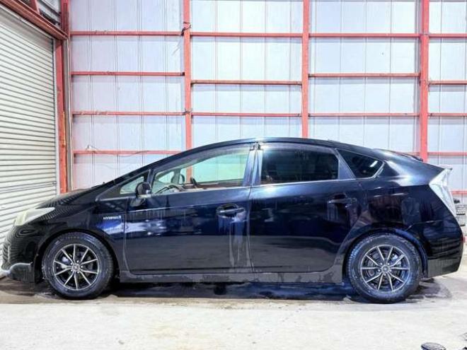 プリウス1.8 S　下廻防錆TVナビBカメ 2WD 1800