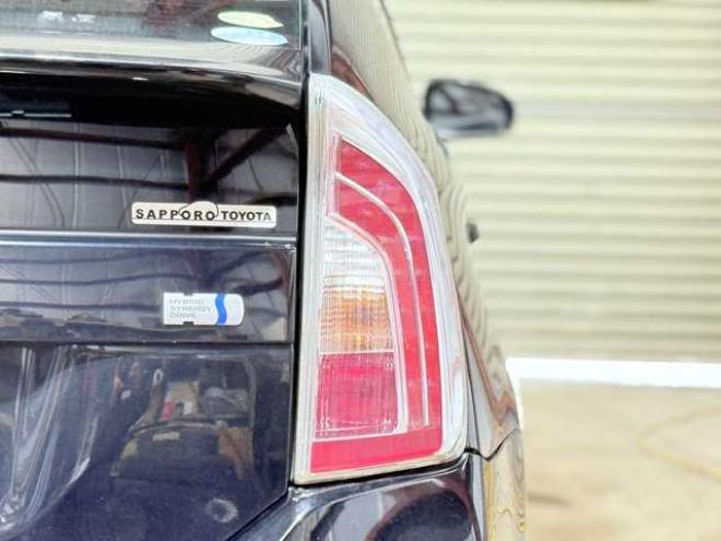 プリウス1.8 S　下廻防錆TVナビBカメ 2WD 1800