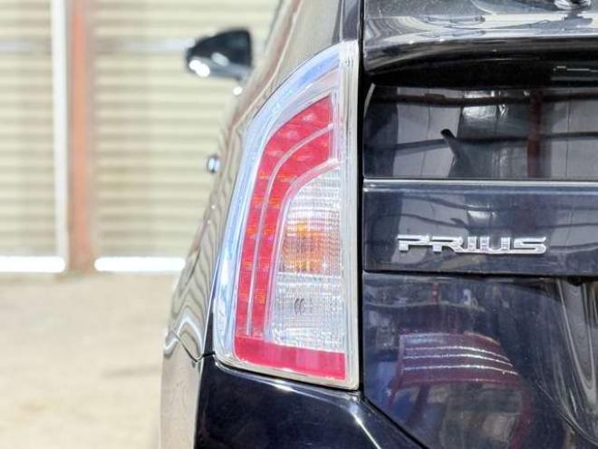 プリウス1.8 S　下廻防錆TVナビBカメ 2WD 1800