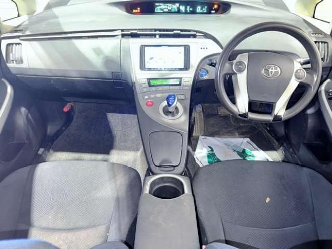 プリウス1.8 S　下廻防錆TVナビBカメ 2WD 1800