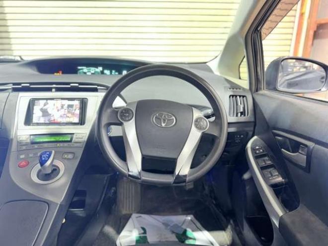 プリウス1.8 S　下廻防錆TVナビBカメ 2WD 1800