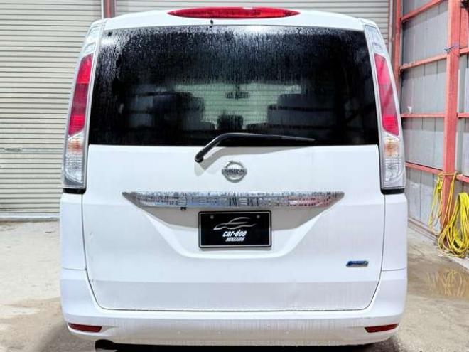 セレナ2.0 20X 4WD　下廻防錆ラジオCD 2000