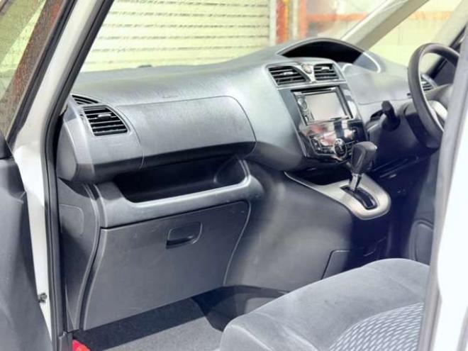 セレナ2.0 20X 4WD　下廻防錆ラジオCD 2000