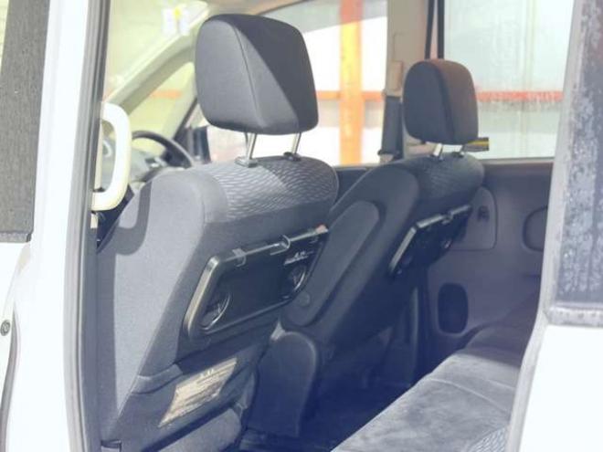 セレナ2.0 20X 4WD　下廻防錆ラジオCD 2000